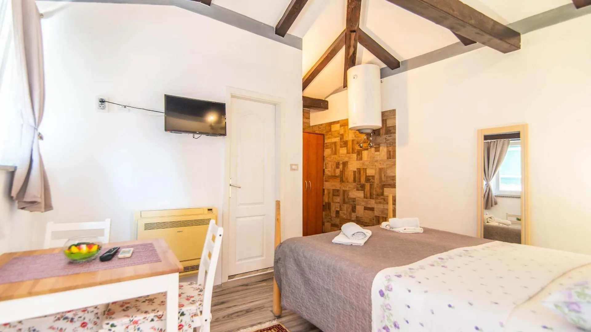 Giovanna Boutique Rooms & Pool Pula Penzion
