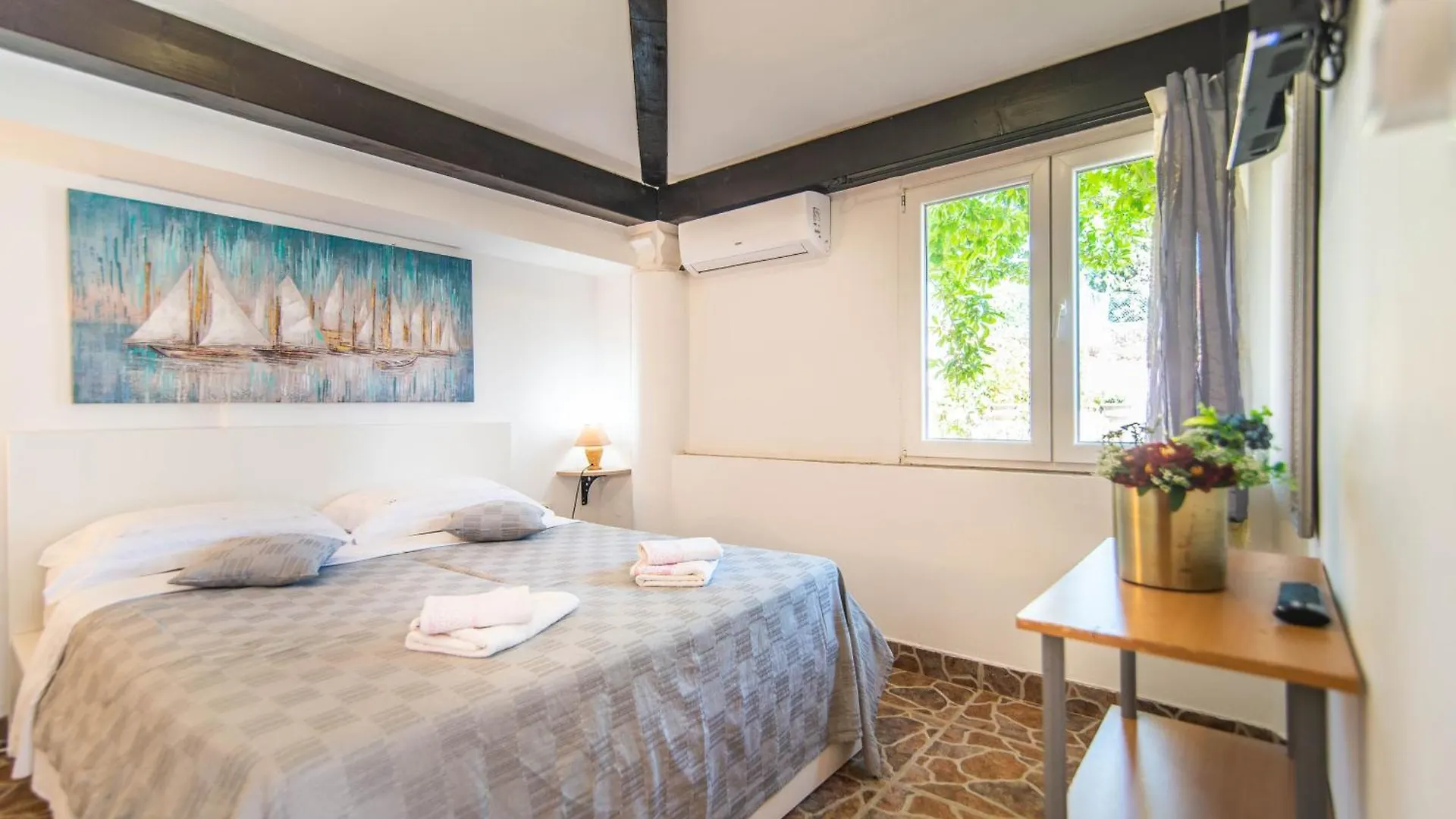 Giovanna Boutique Rooms & Pool Pula 0*,  Chorvatsko