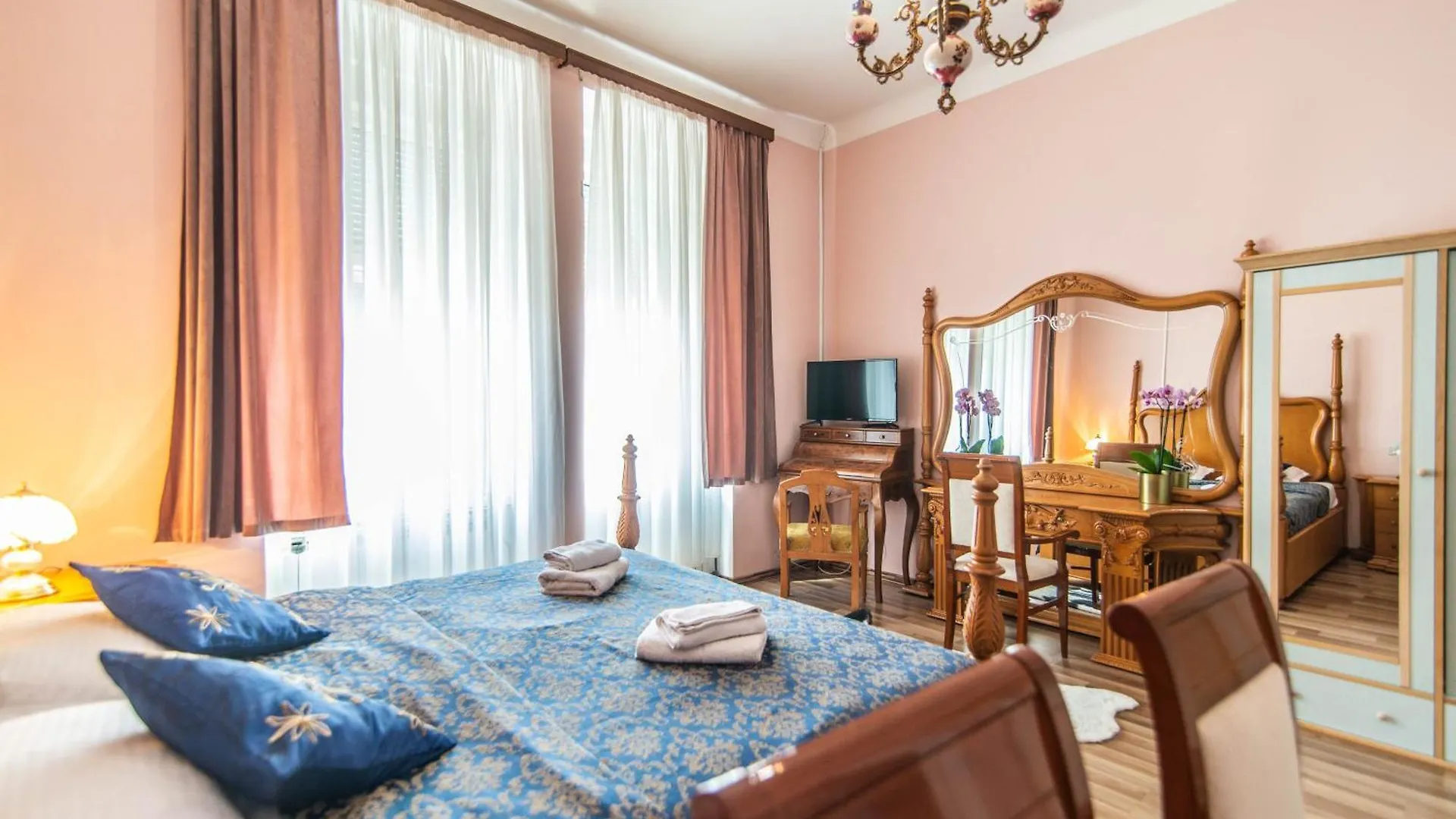 Giovanna Boutique Rooms & Pool Pola 0*,